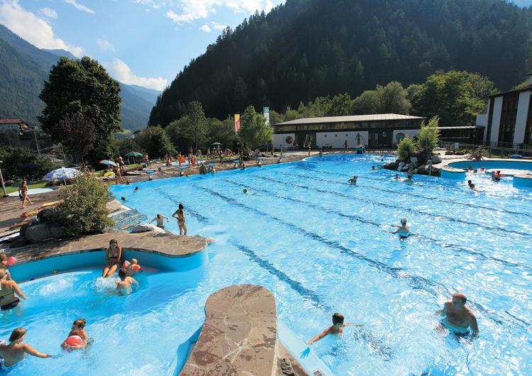 Piscina all'aperto della SportArena Passiria 